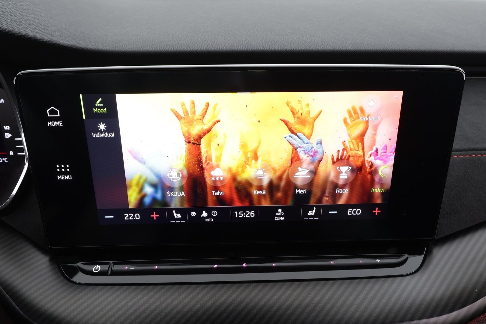 SKODA OCTAVIA 2022 Combi 1.4 TSI PHEV RS iV DSG * ACC / HUD / P.kamera / Matrix LED / Muistipenkit / Koukku / Navi / Webasto / KeylessGo * - Akku kuntotarkastettu / Kahdet renkaat aluvanteilla / Merkkihuollettu - HULLUT AVAJAISHULINAT KORKOTARJOUS 3,29 %