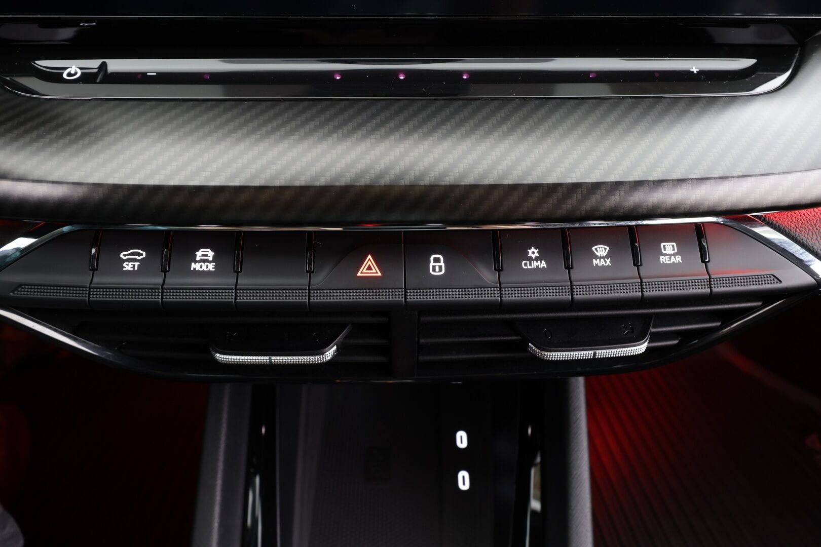 SKODA OCTAVIA RS 2022 Combi 1.4 TSI PHEV RS iV DSG * ACC / HUD / P.kamera / Matrix LED / Muistipenkit / Koukku / Navi / Webasto / KeylessGo * - Kahdet renkaat aluvanteilla / Merkkihuollettu - HULLU BLACKWEEK KORKOTARJOUS 2,49%