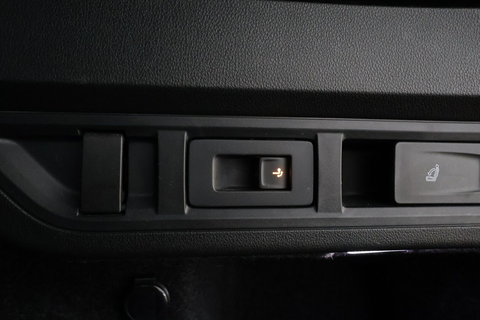 SKODA OCTAVIA 2022 Combi 1.4 TSI PHEV RS iV DSG * ACC / HUD / P.kamera / Matrix LED / Muistipenkit / Koukku / Navi / Webasto / KeylessGo * - Akku kuntotarkastettu / Kahdet renkaat aluvanteilla / Merkkihuollettu - HULLUT AVAJAISHULINAT KORKOTARJOUS 3,29 %