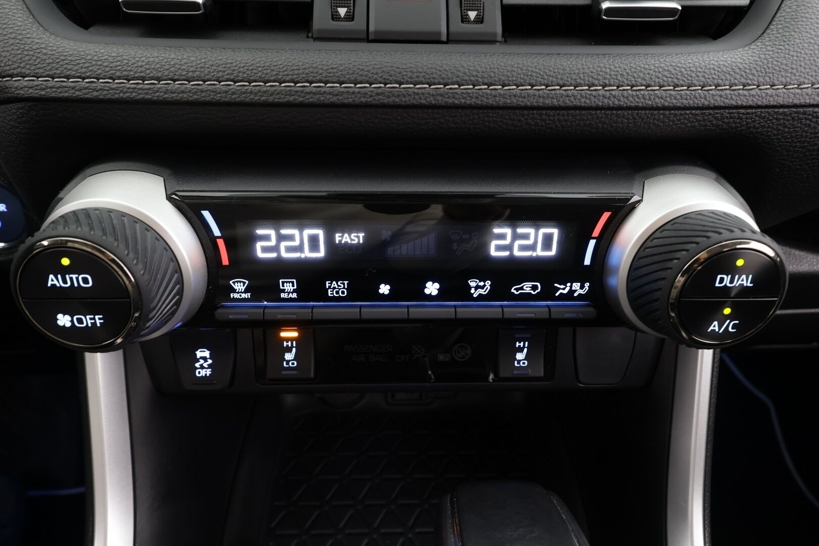 TOYOTA RAV4 2022 2,5 Hybrid AWD-i Active * ACC / P.kamera / LED / Kaistavahti / Apple&Android * - Kahdet renkaat alumiinivanteilla! / Juuri huollettu Toyotalla! / ALV