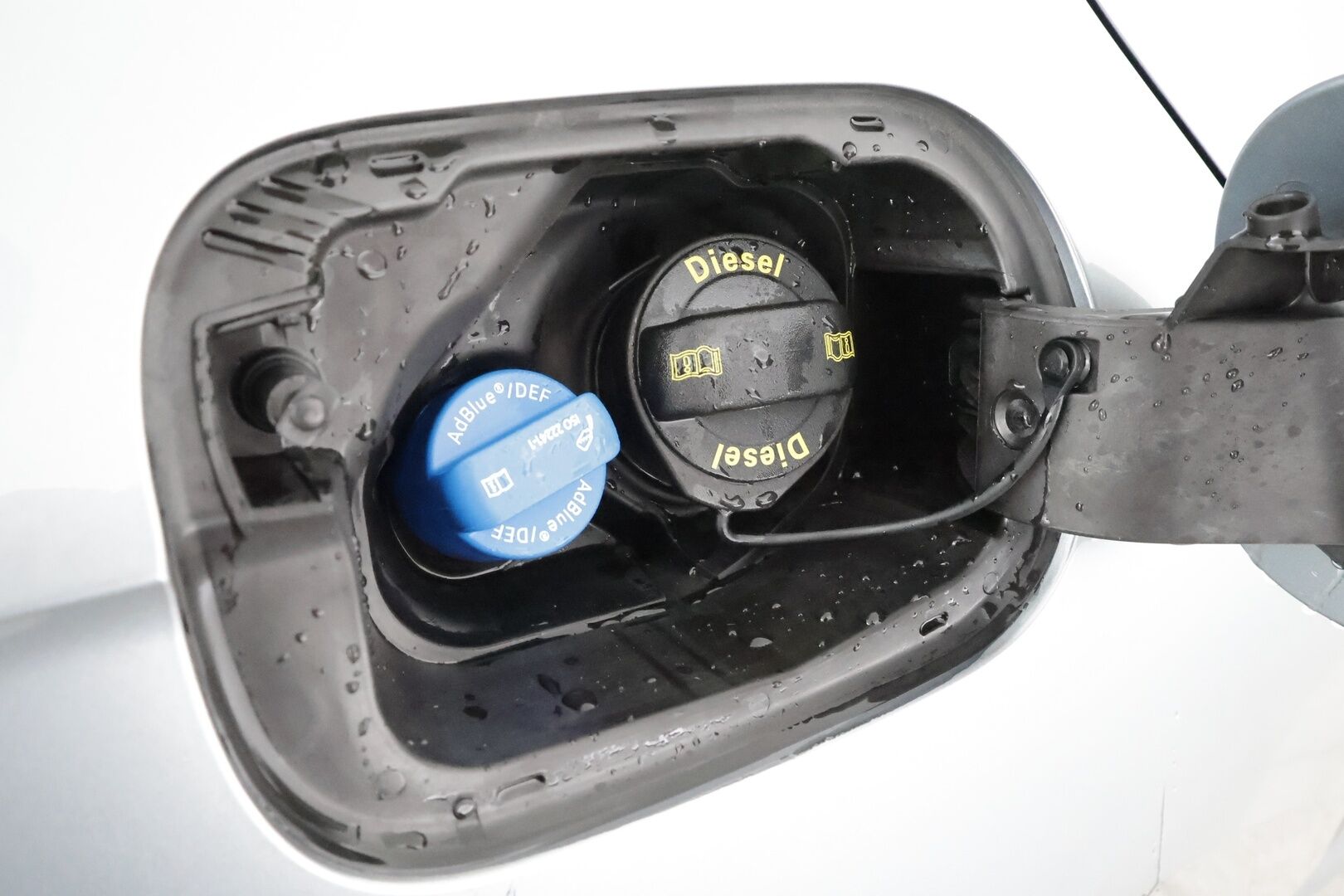 SKODA SUPERB 2019 2.0 TDI 4x4 SCR Business Edition L&K * ACC / P.kamera / Canton / Muistipenkit / Ilmastoidut nahat / Koukku / Navi * - KeylessGo / Lohkolämmitin / Merkkihuollettu / Laurin & Klement tyylinen ulkonäkö ja sisustus