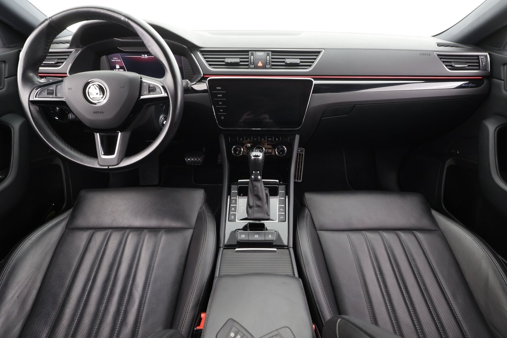 SKODA SUPERB 2019 2.0 TDI 4x4 SCR Business Edition L&K * ACC / P.kamera / Canton / Muistipenkit / Ilmastoidut nahat / Koukku / Navi * - KeylessGo / Lohkolämmitin / Merkkihuollettu / Laurin & Klement tyylinen ulkonäkö ja sisustus