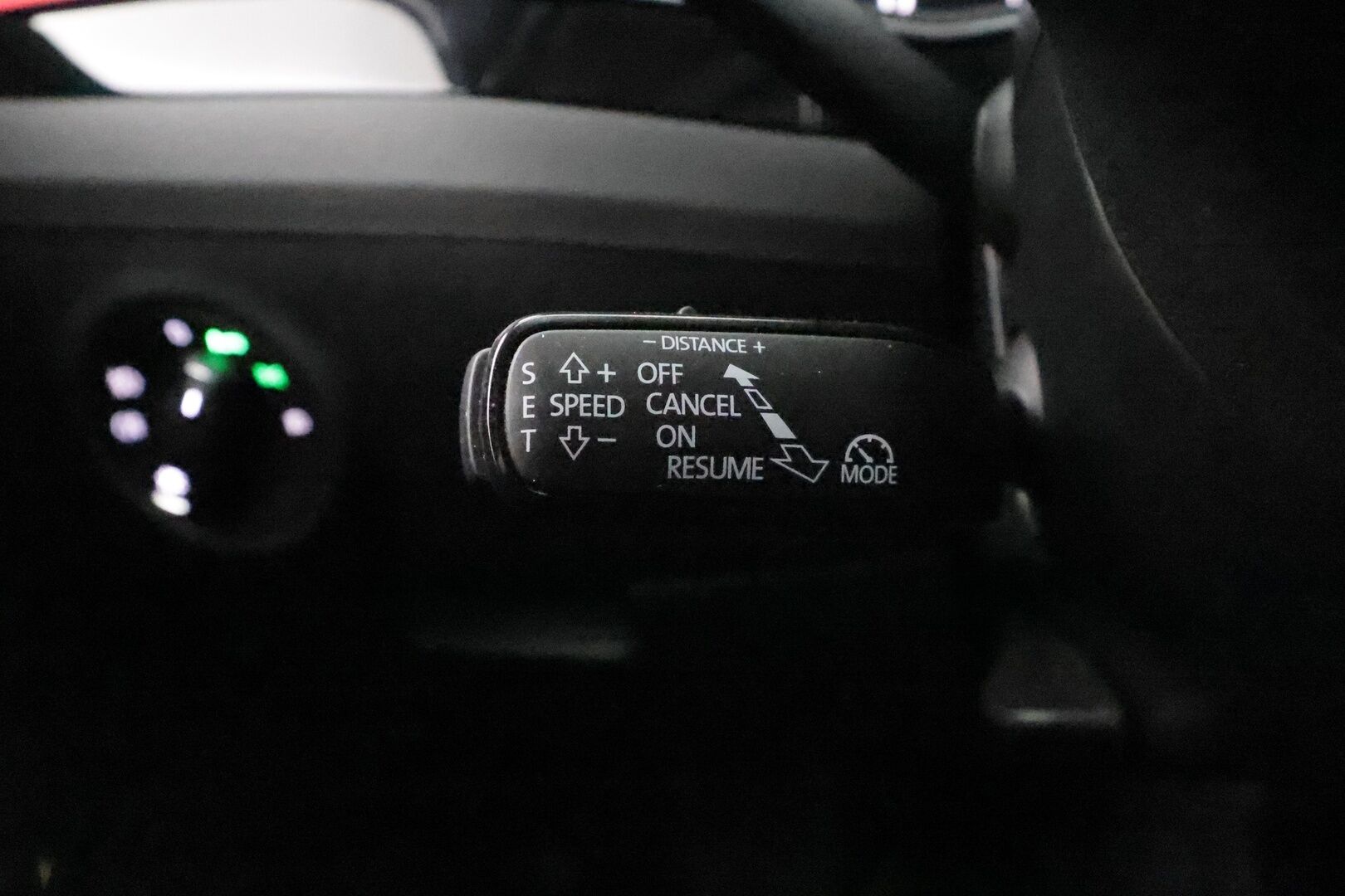 SKODA SUPERB 2019 2.0 TDI 4x4 SCR Business Edition L&K * ACC / P.kamera / Canton / Muistipenkit / Ilmastoidut nahat / Koukku / Navi * - KeylessGo / Lohkolämmitin / Merkkihuollettu / Laurin & Klement tyylinen ulkonäkö ja sisustus