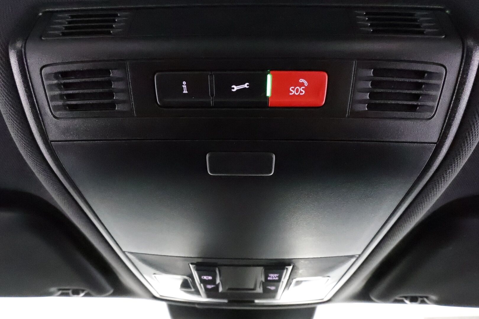 SKODA SUPERB 2019 2.0 TDI 4x4 SCR Business Edition L&K * ACC / P.kamera / Canton / Muistipenkit / Ilmastoidut nahat / Koukku / Navi * - KeylessGo / Lohkolämmitin / Merkkihuollettu / Laurin & Klement tyylinen ulkonäkö ja sisustus