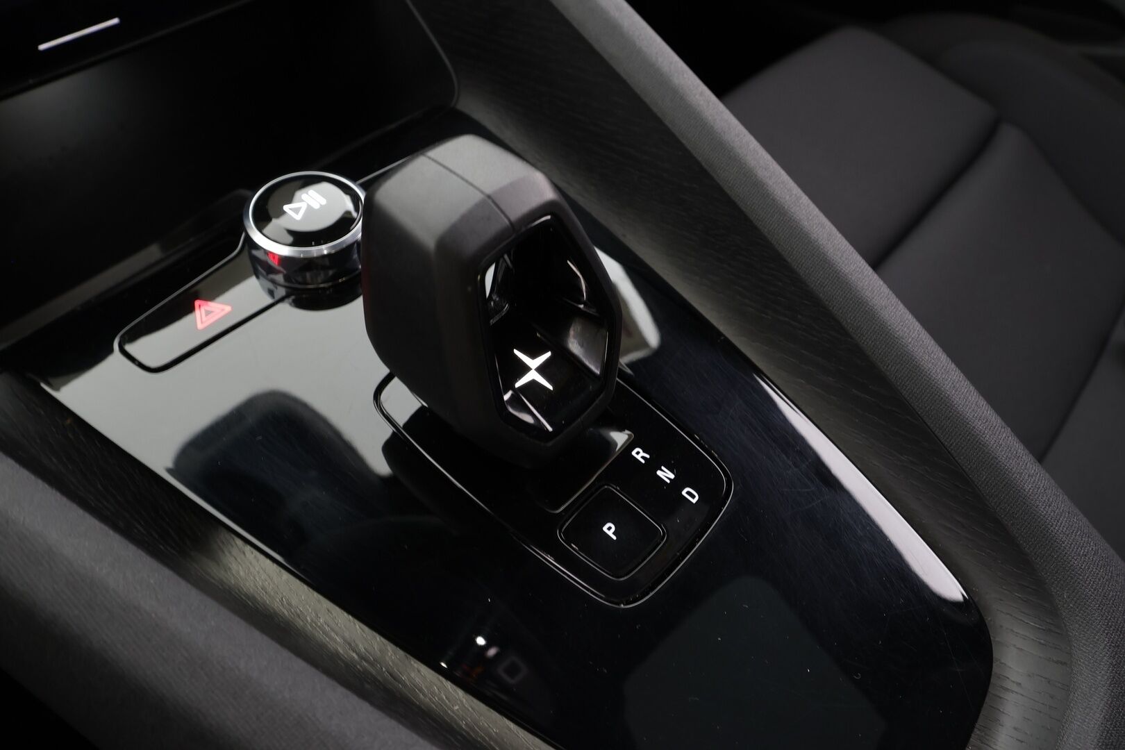 POLESTAR 2 2022 Long Range Dual Motor / Lämpöpumppu / Pilot & Plus / H/K / 360°-kamera / PIxel-LED / Vetokoukku - HULLU BLACKWEEK KORKOTARJOUS 2,49%