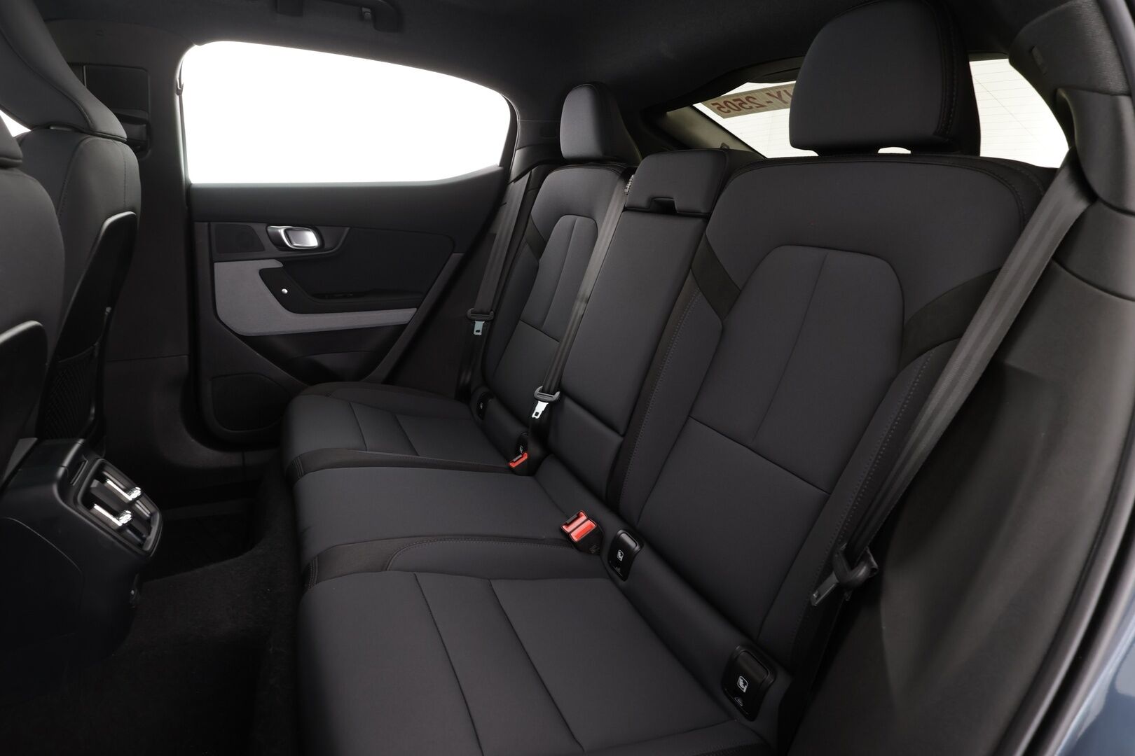 POLESTAR 2 2022 Long Range Dual Motor / Lämpöpumppu / Pilot & Plus / H/K / 360°-kamera / PIxel-LED / Vetokoukku - HULLU BLACKWEEK KORKOTARJOUS 2,49%