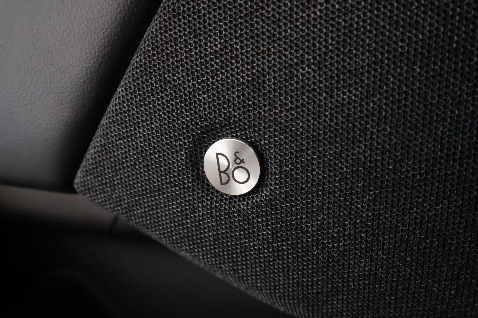 FORD MUSTANG MACH-E 2022 98kWh 351hv A1 AWD First Edition * Koukku / ACC / LED / B&O / Muistipenkki / 360° / Navi / Kaistavahti / Keyless * - 2x Latauskaapelit / Merkkihuollot - HULLUT BLACKWEEK JATKOT - KORKOTARJOUS 2,49%