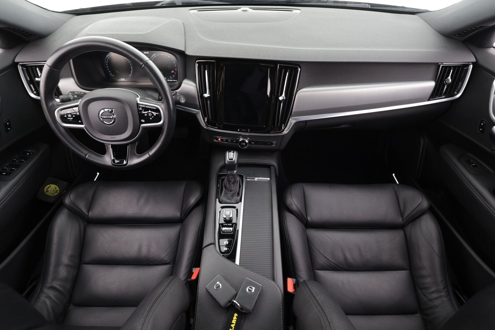 Volvo V90 2020 T5 Momentum Pro * ACC / P.kamera / Full LED / Navi / Nahat / Digimittaristo / Sähköluukku * - Merkkihuollettu - HULLU BLACKWEEK KORKOTARJOUS 2,49%