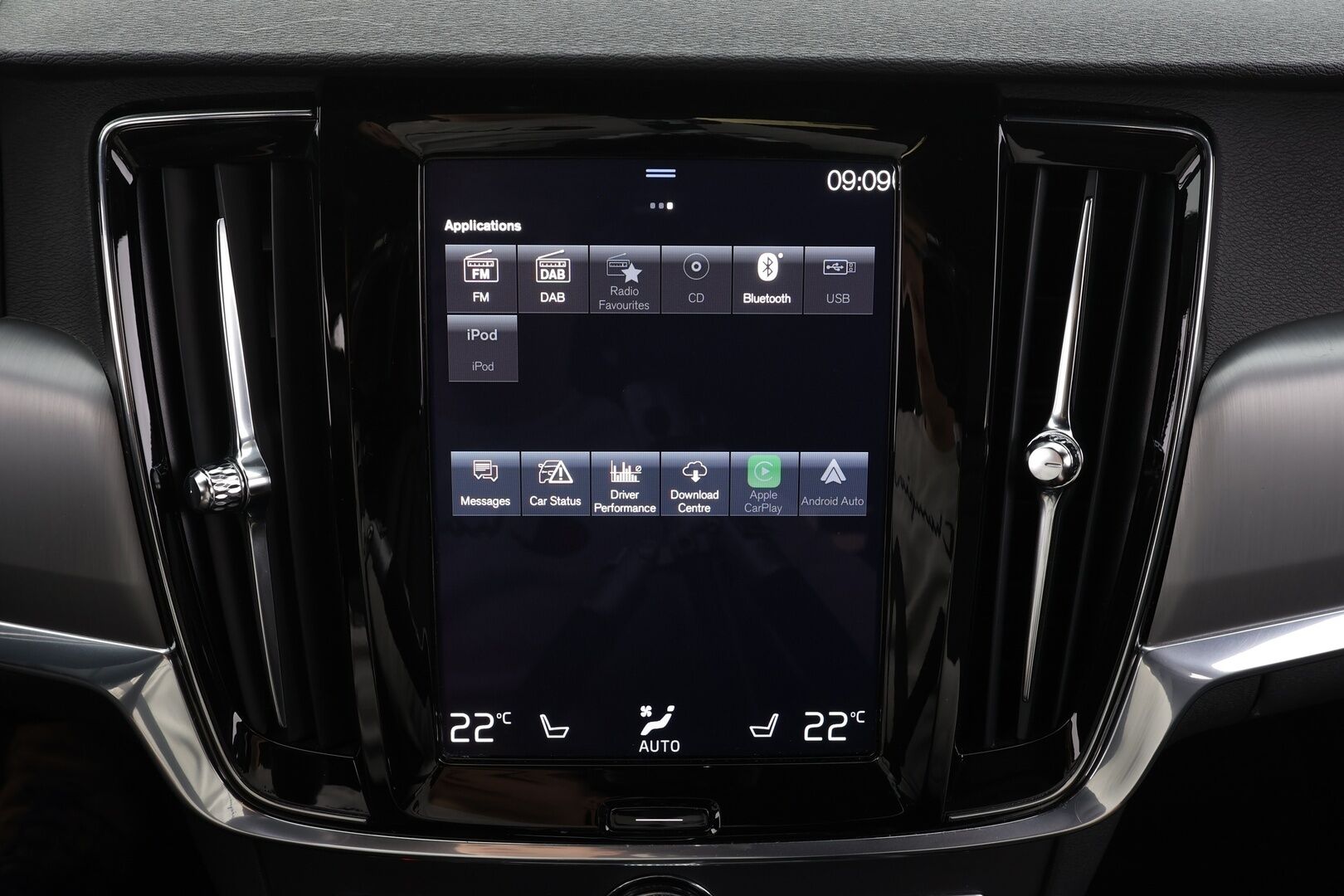 Volvo V90 2020 T5 Momentum Pro * ACC / P.kamera / Full LED / Navi / Nahat / Digimittaristo / Sähköluukku * - Merkkihuollettu - HULLU BLACKWEEK KORKOTARJOUS 2,49%