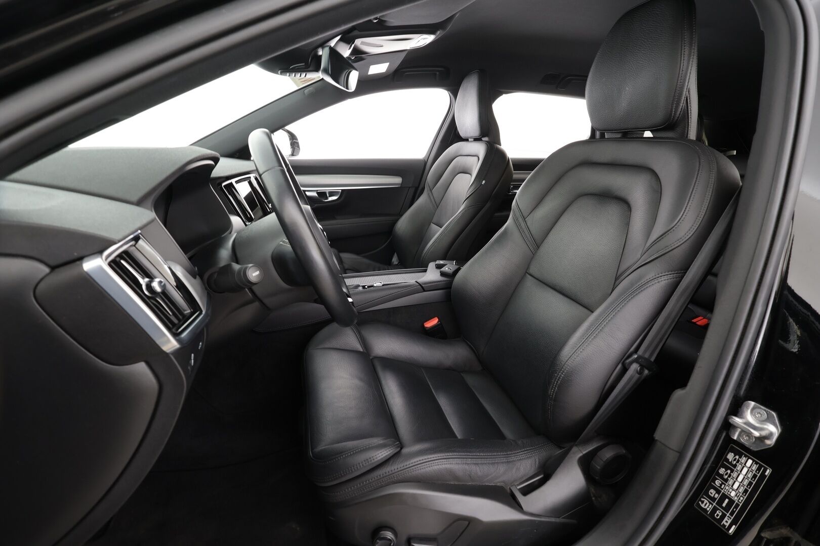 Volvo V90 2020 T5 Momentum Pro * ACC / P.kamera / Full LED / Navi / Nahat / Digimittaristo / Sähköluukku * - Merkkihuollettu - HULLU BLACKWEEK KORKOTARJOUS 2,49%