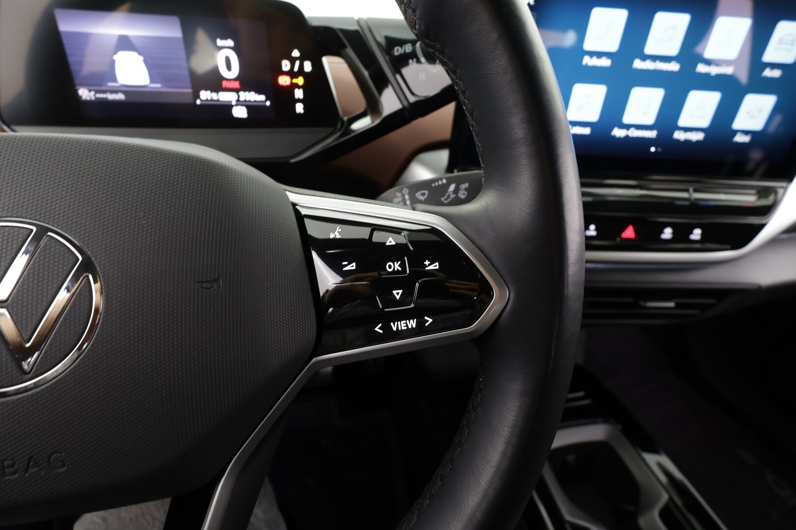 VOLKSWAGEN ID.5 2023 150kW Performance Style Plus * ACC / 360° / LED / Navi / Muistipenkit hieronnalla / ILP / Puolinahat / KeylessGo * - Kahdet renkaat aluvanteilla - HULLU BLACKWEEK KORKOTARJOUS 2,49%