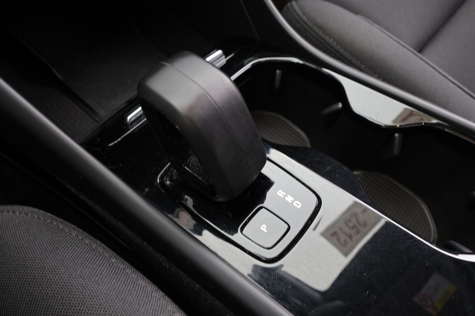 Volvo C40 2023 Recharge Single Motor Plus * ACC / P.kamera / ILP / Lasikatto / LED / Navi / Muistipenkki / BLIS / Sähköluukku / KeylessGo * - Merkkihuollettu - HULLU BLACKWEEK KORKOTARJOUS 2,49%