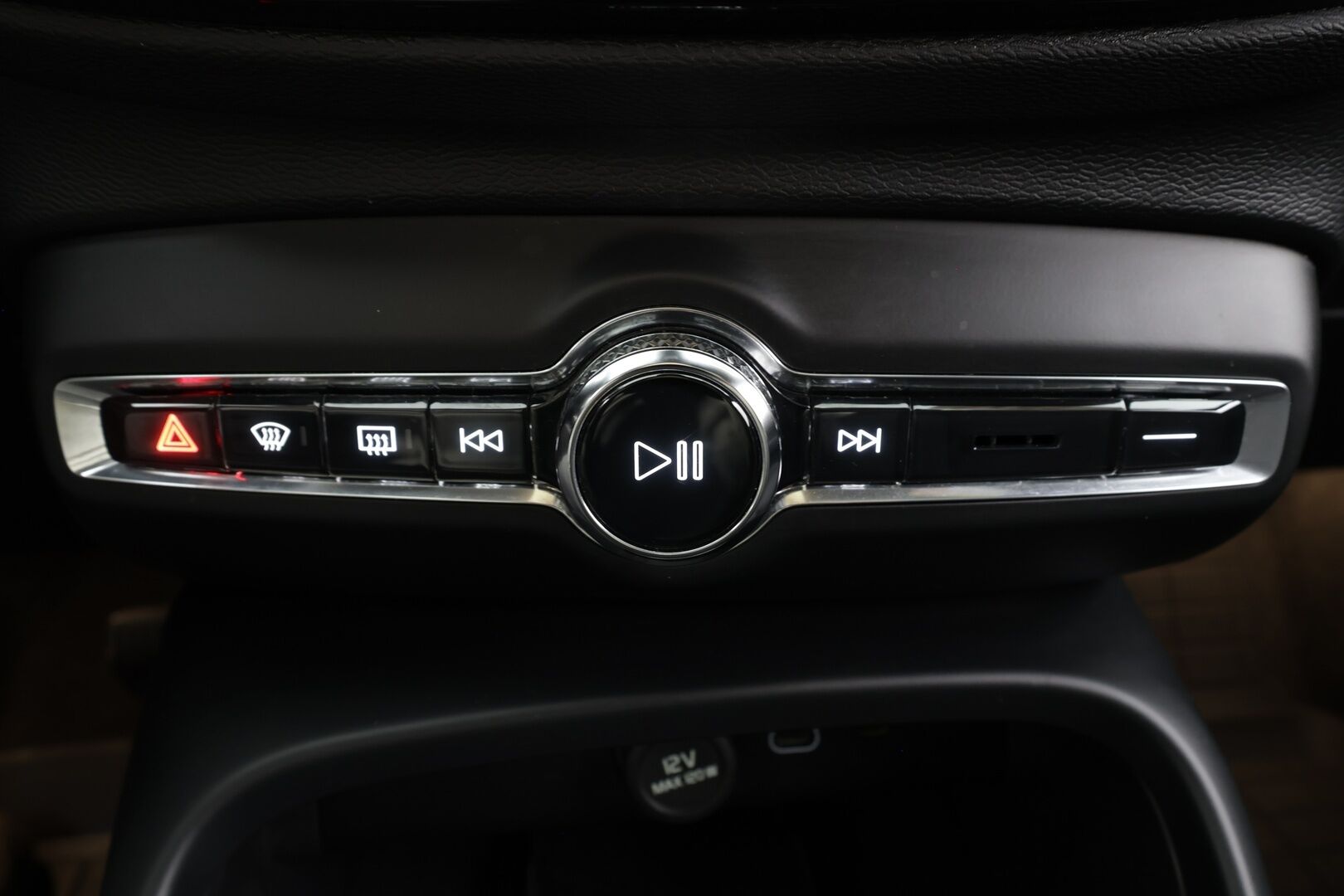 Volvo C40 2023 Recharge Single Motor Plus * ACC / P.kamera / ILP / Lasikatto / LED / Navi / Muistipenkki / BLIS / Sähköluukku / KeylessGo * - Akku kuntotarkastettu / Merkkihuollettu