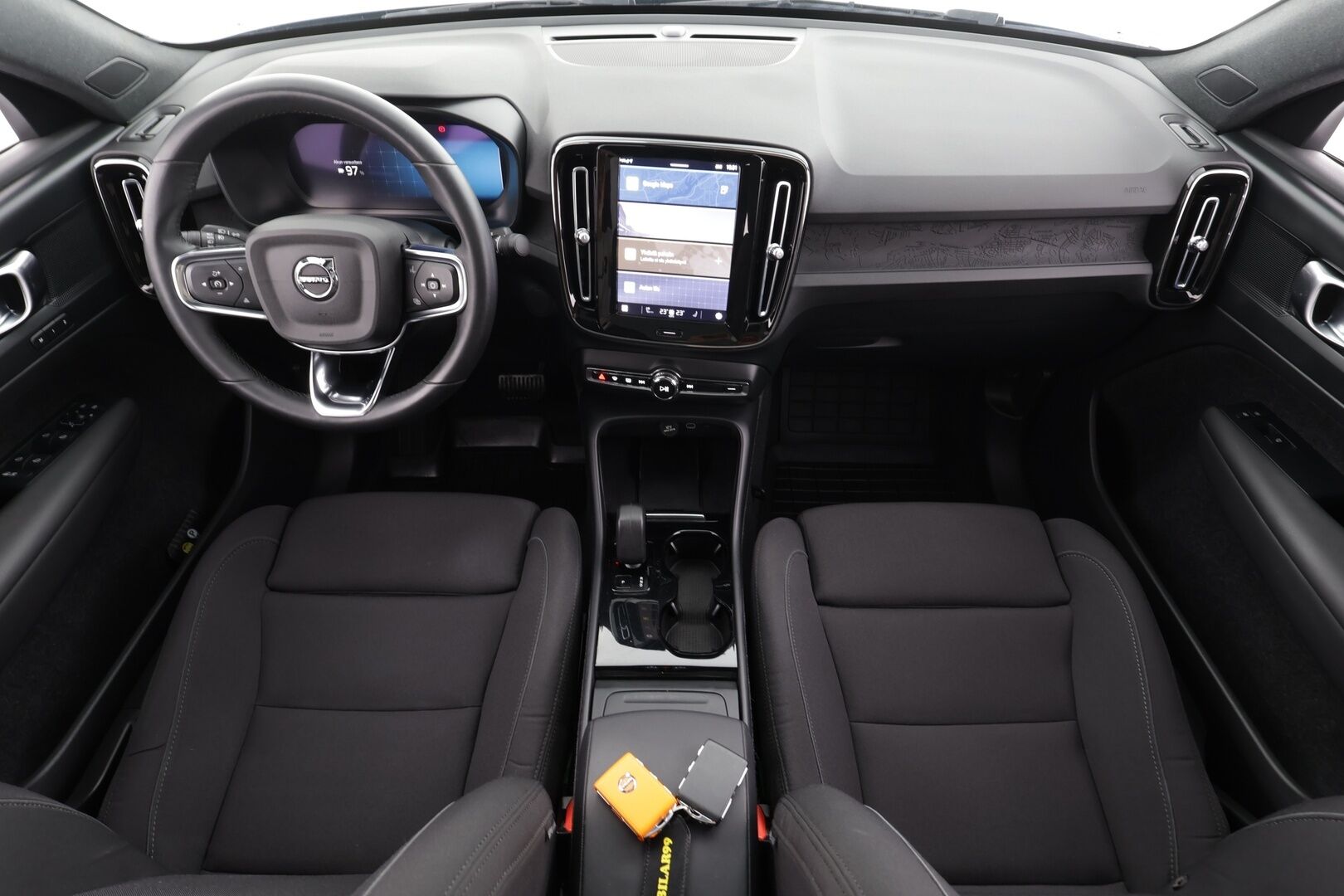 Volvo C40 2023 Recharge Single Motor Plus * ACC / P.kamera / ILP / Lasikatto / LED / Navi / Muistipenkki / BLIS / Sähköluukku / KeylessGo * - Merkkihuollettu - HULLU BLACKWEEK KORKOTARJOUS 2,49%