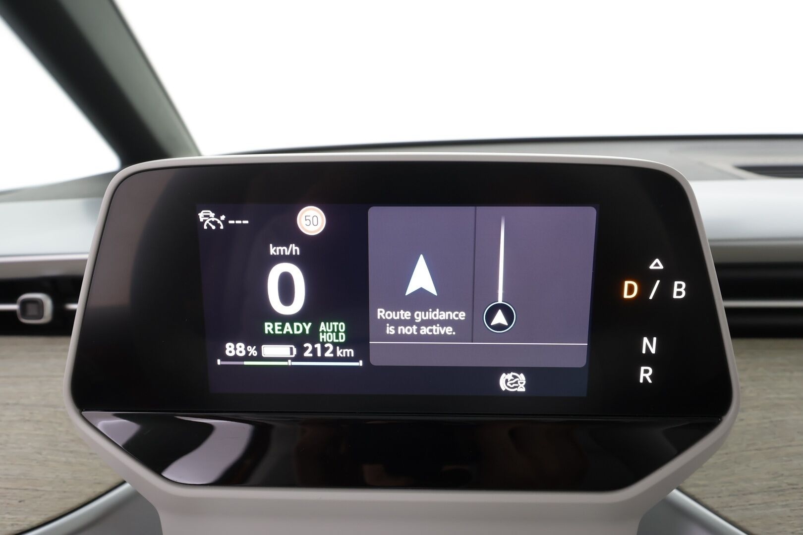VOLKSWAGEN ID. BUZZ 2023 Pro * Sähkötoimiset liukuovet / ACC / P.kamera / IQ.Light / Muistipenkit hieronnalla / Koukku / Navi / KeylessGo * - Akku kuntotarkastettu / Kahdet renkaat aluvanteilla / Merkkihuollettu