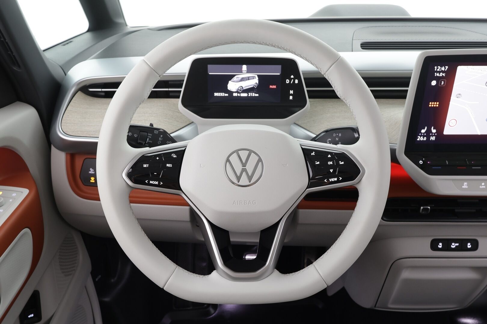 VOLKSWAGEN ID. BUZZ 2023 Pro * Sähkötoimiset liukuovet / ACC / P.kamera / IQ.Light / Muistipenkit hieronnalla / Koukku / Navi / KeylessGo * - Akku kuntotarkastettu / Kahdet renkaat aluvanteilla / Merkkihuollettu