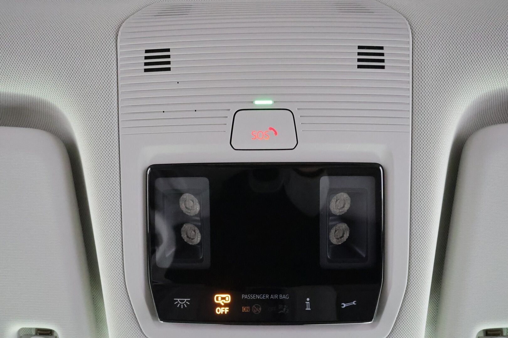 VOLKSWAGEN ID. BUZZ 2023 Pro * ACC / P.kamera / IQ.Light / Muistipenkit hieronnalla / Koukku / Navi / KeylessGo * - Akku kuntotarkastettu / Kahdet renkaat aluvanteilla / Merkkihuollettu