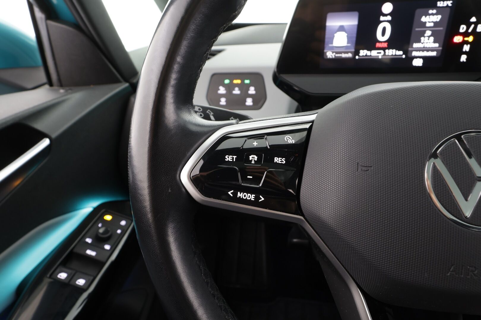 VOLKSWAGEN ID.3 2021 Pro Performance Life 150 kW * Lasikatto / ILP / ACC / Matrix-LED / P.Kamera / Navi / Kaistavahti / Keyless * - SOH 93.8% / 2x Latauskaapelit / Kahdet renkaat / Merkkihuollot