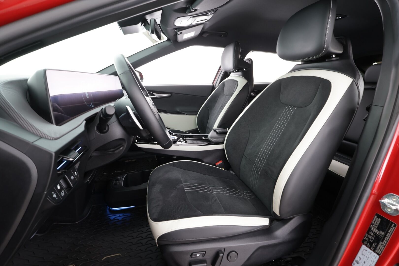 KIA EV6 2022 GT-Line AWD * ACC / 360° / Adapt.LED / Navi / Muistipenkki / Koukku / ILP / Meridian / HUD / Ilmastoidut penkit * - ALV / SoH 97.9% / Merkkihuollettu / SUPER VARUSTEET!