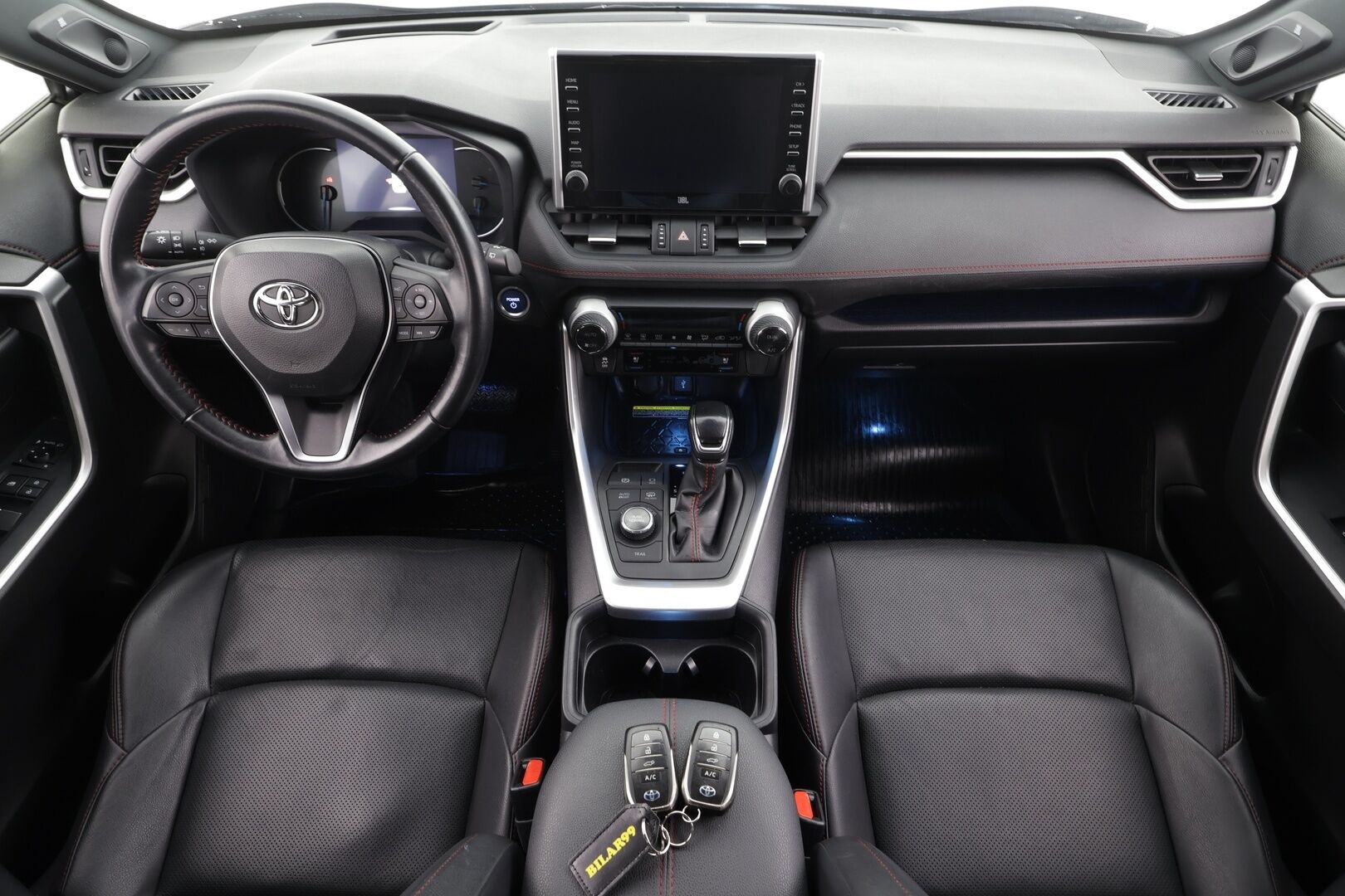 TOYOTA RAV4 PLUG-IN 2020 2.5 Hybrid AWD-i Premium * ACC / HUD / 360° / Muistipenkki / Ilmastoidut nahat / JBL / Koukku / LED / Navi / KeylessGo * - Kahdet renkaat aluvanteilla / Merkkihuollettu / Huippuvarusteet