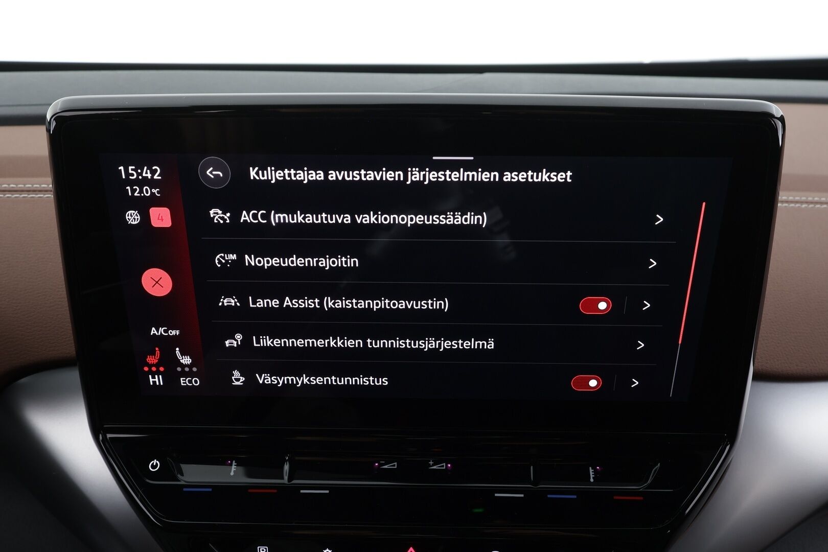 VOLKSWAGEN ID.4 2022 Pro Performance 150 kW *ILP / Koukku / ACC / Matrix-LED / P.kamera / Hierovat Sportpenkit Muistilla* - Akku kuntotarkastettu SoH 98%! / Merkkihuollot