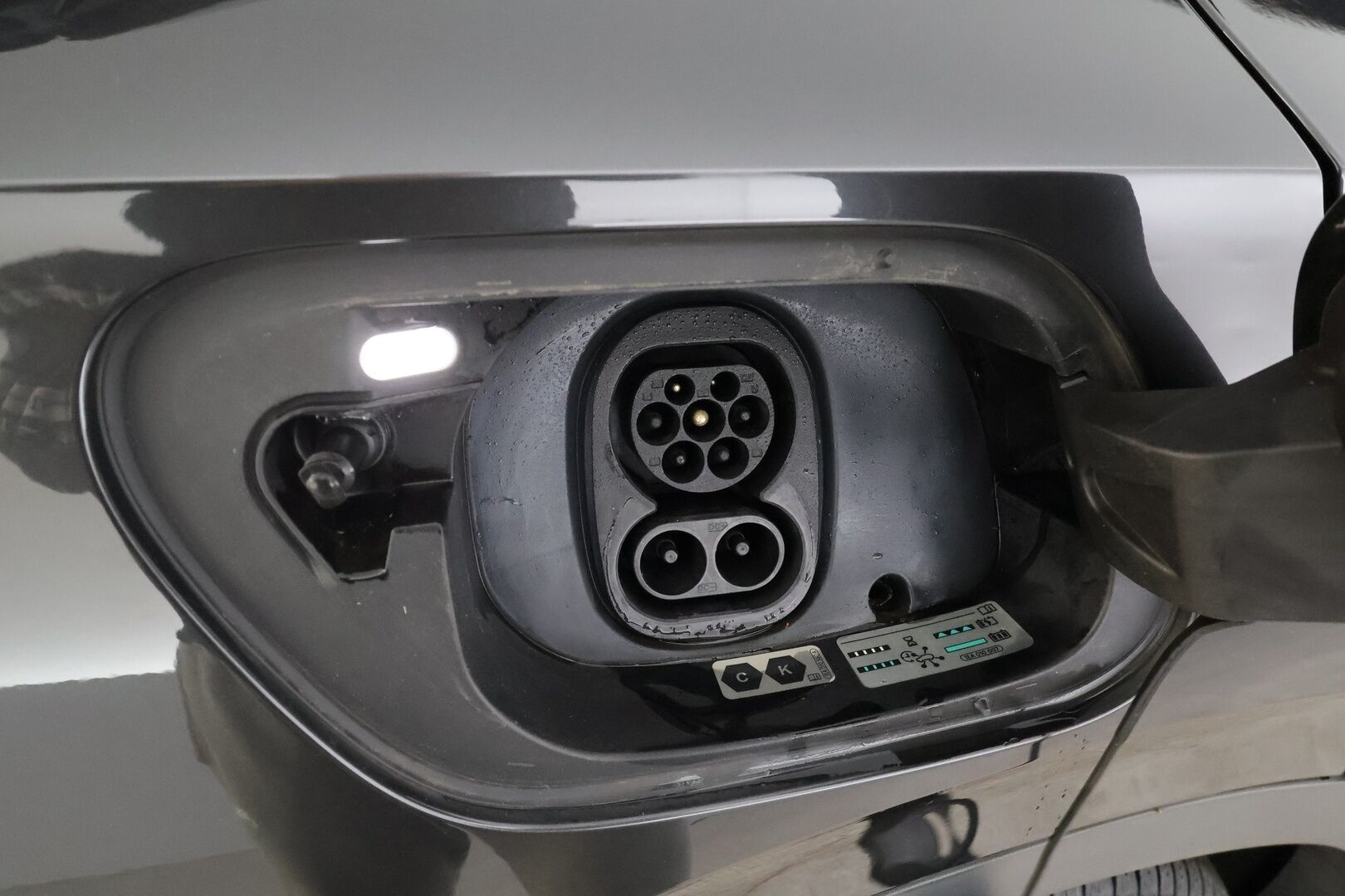 VOLKSWAGEN ID.4 2022 Pro Performance 150 kW *ILP / Koukku / ACC / Matrix-LED / P.kamera / Hierovat Sportpenkit Muistilla* - Akku kuntotarkastettu SoH 98%! / Merkkihuollot