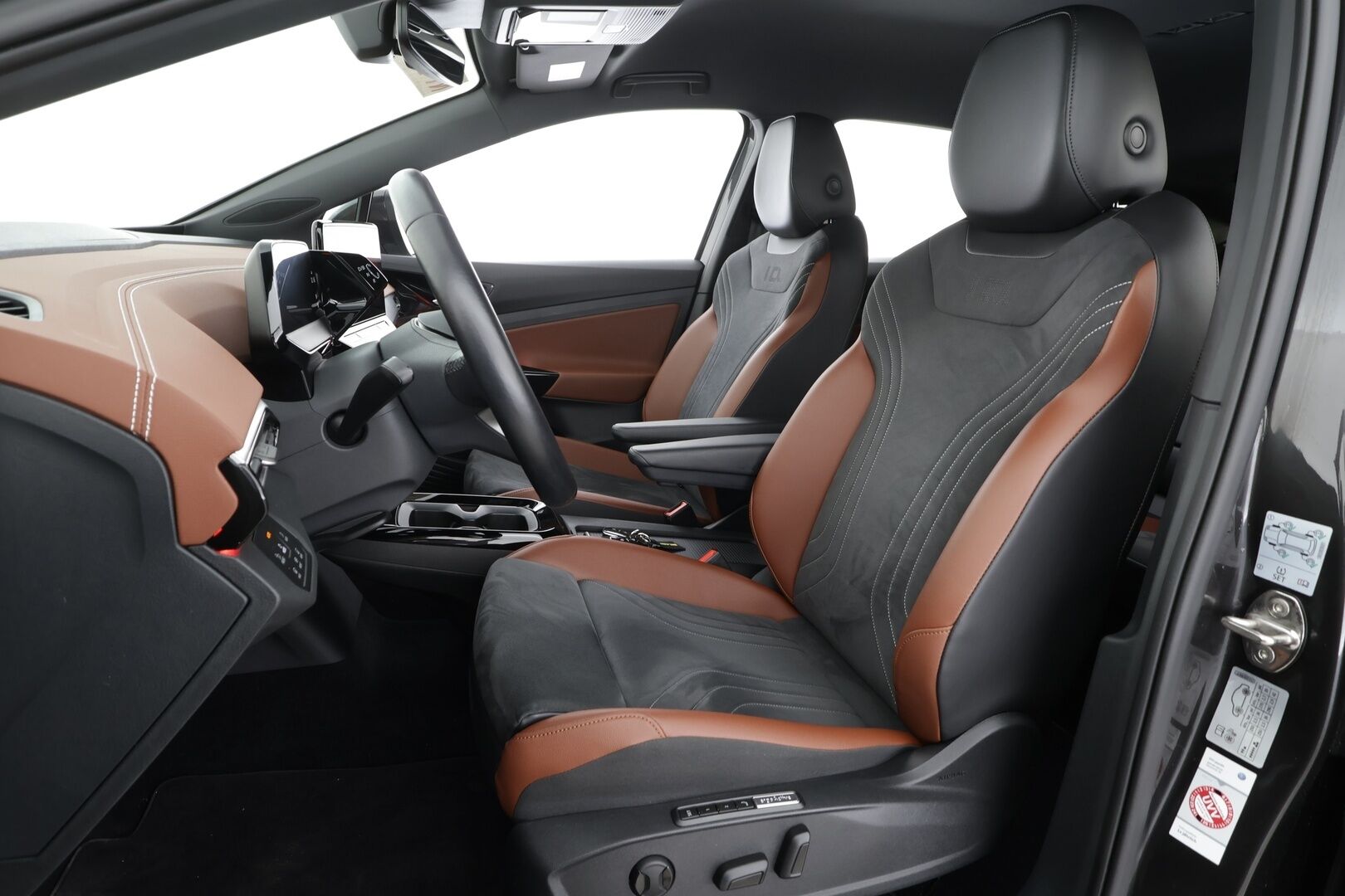 VOLKSWAGEN ID.4 2022 Pro Performance 150 kW * ILP / Koukku / ACC / Matrix-LED / P.kamera / Hierovat Sportpenkit Muistilla * - Merkkihuollot - HULLUT BLACKWEEK JATKOT - KORKOTARJOUS 2,49%