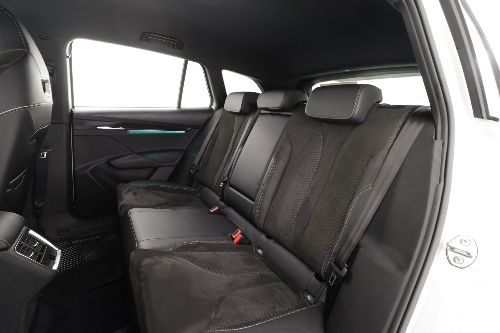 SKODA ENYAQ 2022 80 SportLine iV * ACC / ILP / Matrix-LED / Kamera / Muistipenkki / Navi / Kaistavahti / Keyless * - SoH 94.4% / Kahdet OEM vanteet / Merkkihuollot / Myydään juuri huollettuna!