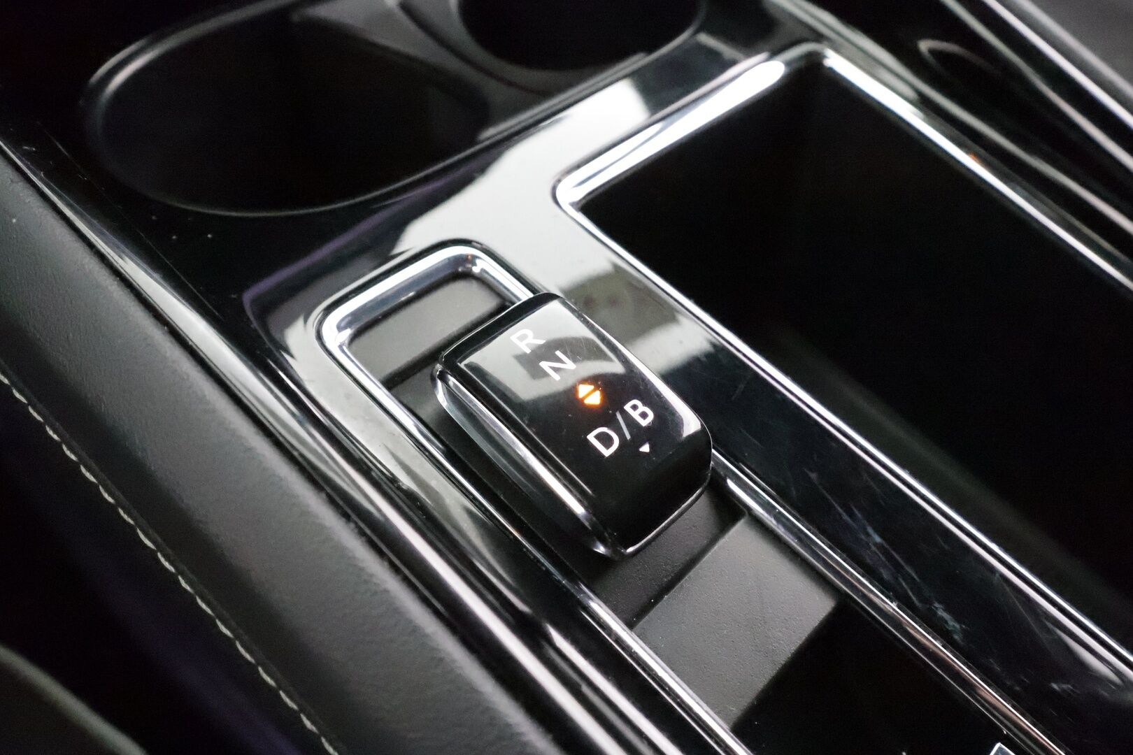 SKODA ENYAQ 2022 80 SportLine iV * ACC / ILP / Matrix-LED / Kamera / Muistipenkki / Navi / Kaistavahti / Keyless * - SoH 94.4% / Kahdet OEM vanteet / Merkkihuollot / Myydään juuri huollettuna!