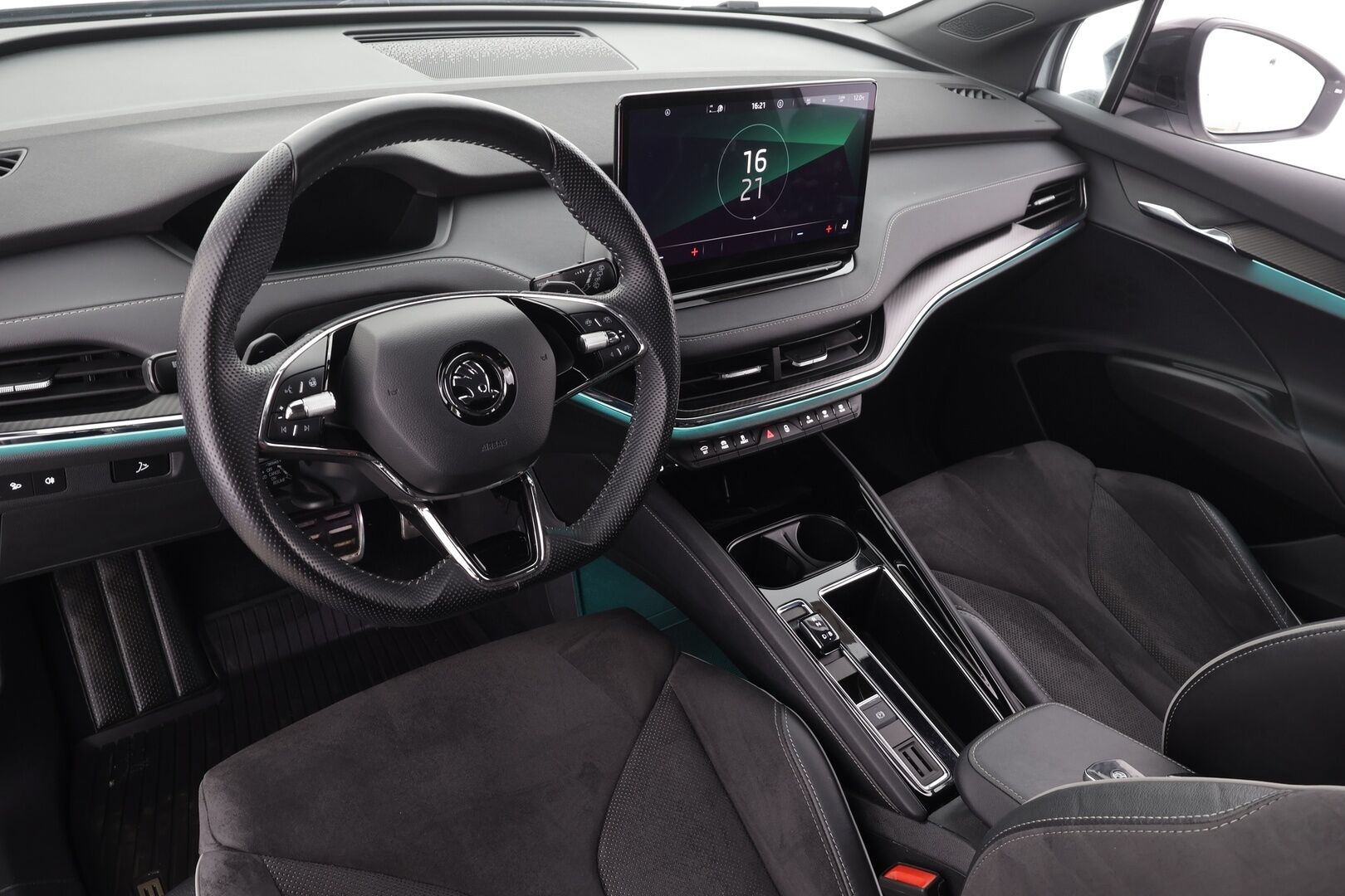 SKODA ENYAQ 2022 80 SportLine iV * ACC / ILP / Matrix-LED / Kamera / Muistipenkki / Navi / Kaistavahti / Keyless * - SoH 94.4% / Kahdet OEM vanteet / Merkkihuollot / Myydään juuri huollettuna!