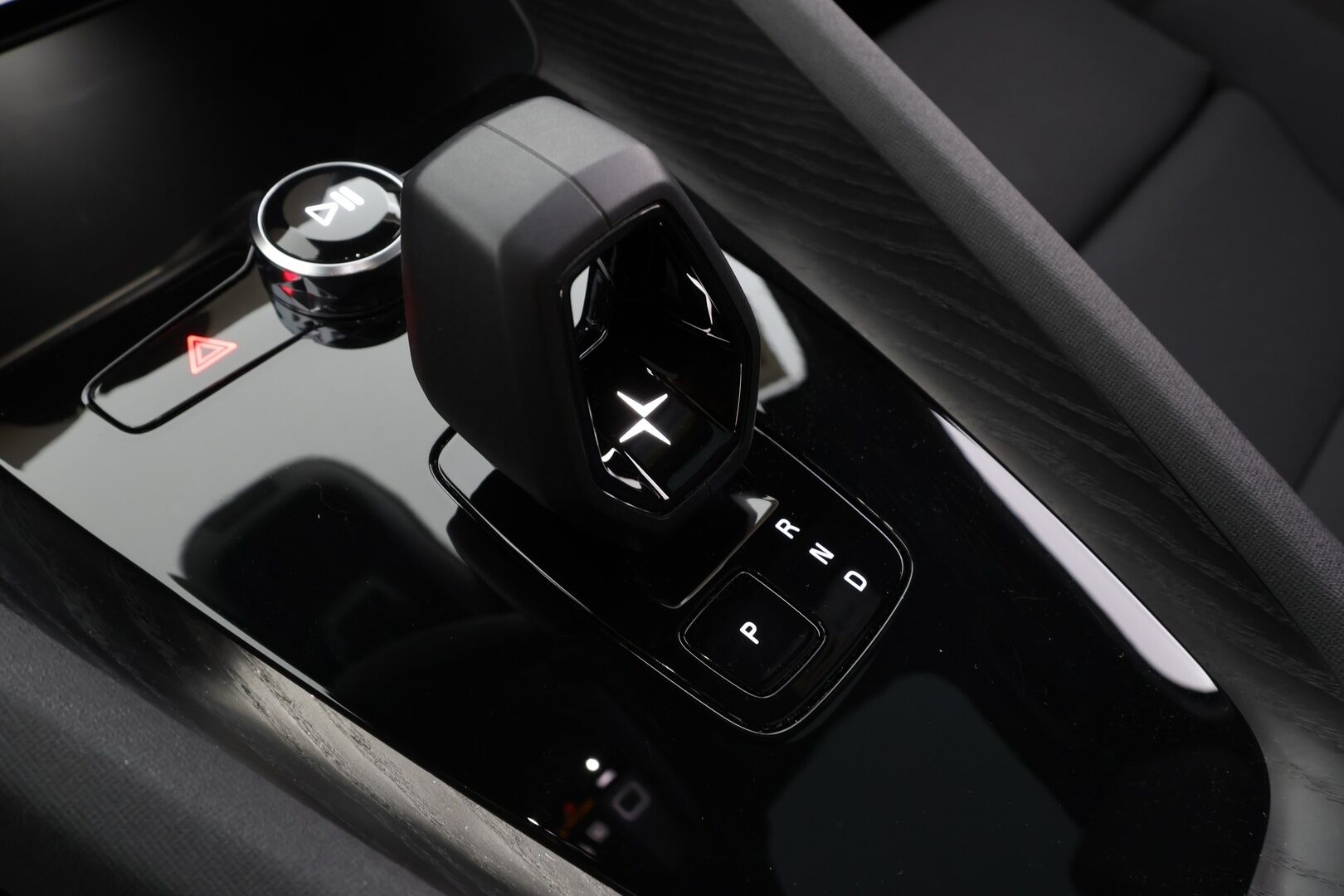 POLESTAR 2 2022 Long Range Single Motor * Pilot&Plus / Koukku / ILP / Lasikatto / ACC / H&K / Pixel-LED / 360° / Sportpenkki Muistilla * - Akku kuntotarkastettu / Pilot&Plus