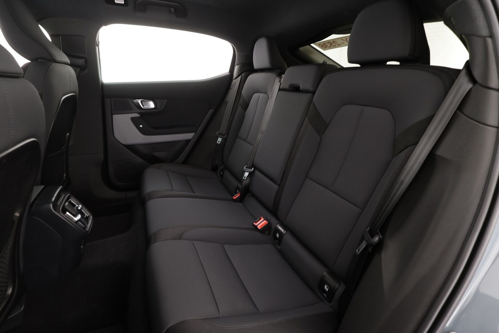 POLESTAR 2 2022 Long Range Single Motor * Pilot&Plus / Koukku / ILP / Lasikatto / ACC / H&K / Pixel-LED / 360° / Sportpenkki Muistilla * - Akku kuntotarkastettu / Pilot&Plus