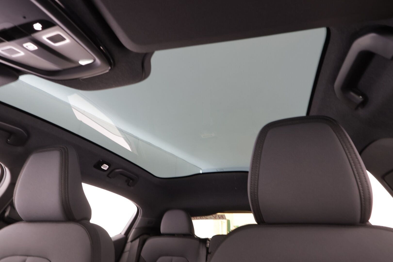 POLESTAR 2 2022 Long Range Single Motor * Pilot&Plus / Koukku / ILP / Lasikatto / ACC / H&K / Pixel-LED / 360° / Sportpenkki Muistilla * - Akku kuntotarkastettu / Pilot&Plus