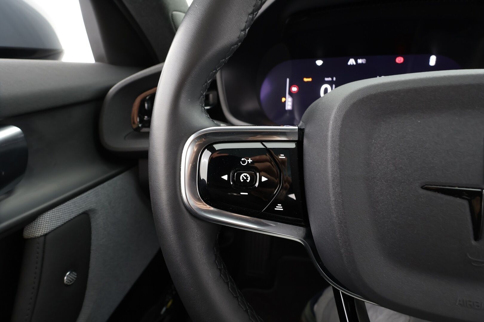 POLESTAR 2 2022 Long Range Single Motor * Pilot&Plus / Koukku / ILP / Lasikatto / ACC / H&K / Pixel-LED / 360° / Sportpenkki Muistilla * - Akku kuntotarkastettu / Pilot&Plus