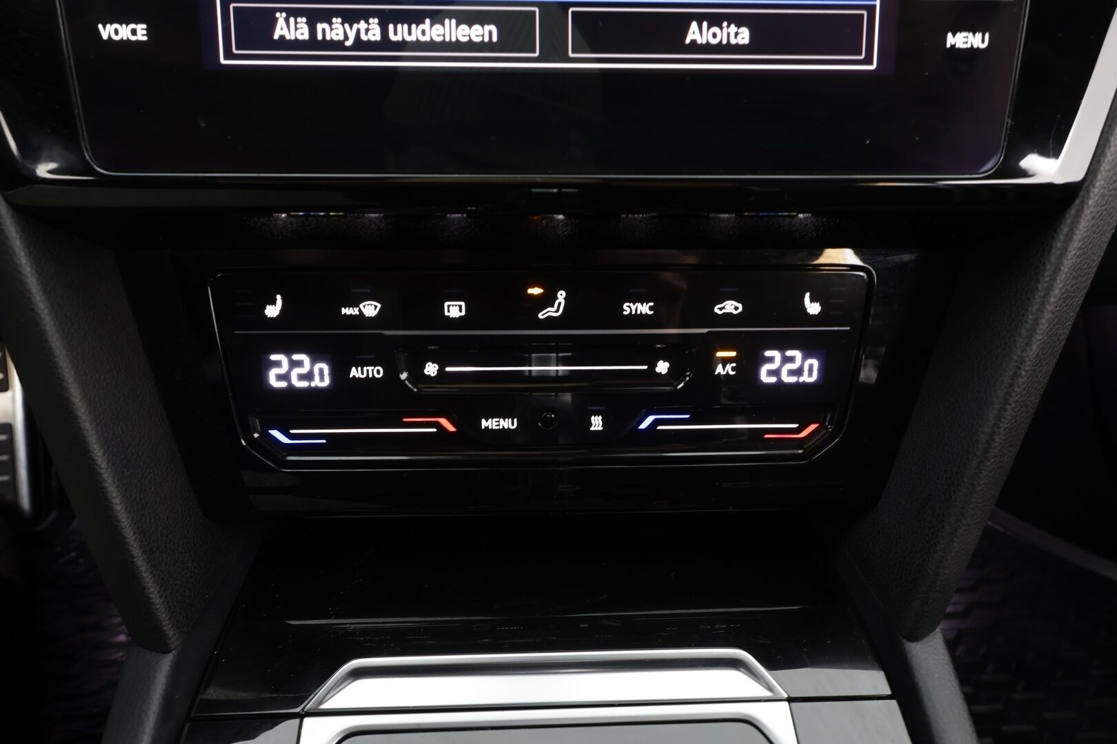 VOLKSWAGEN ARTEON 2022 Shooting Brake R-Line eHybrid 160 kW DSG * ACC / P.kamera / LED / Navi / Koukku / Webasto / KeylessGo * - Kahdet renkaat aluvanteilla - HULLUT BLACKWEEK JATKOT - KORKOTARJOUS 2,49%