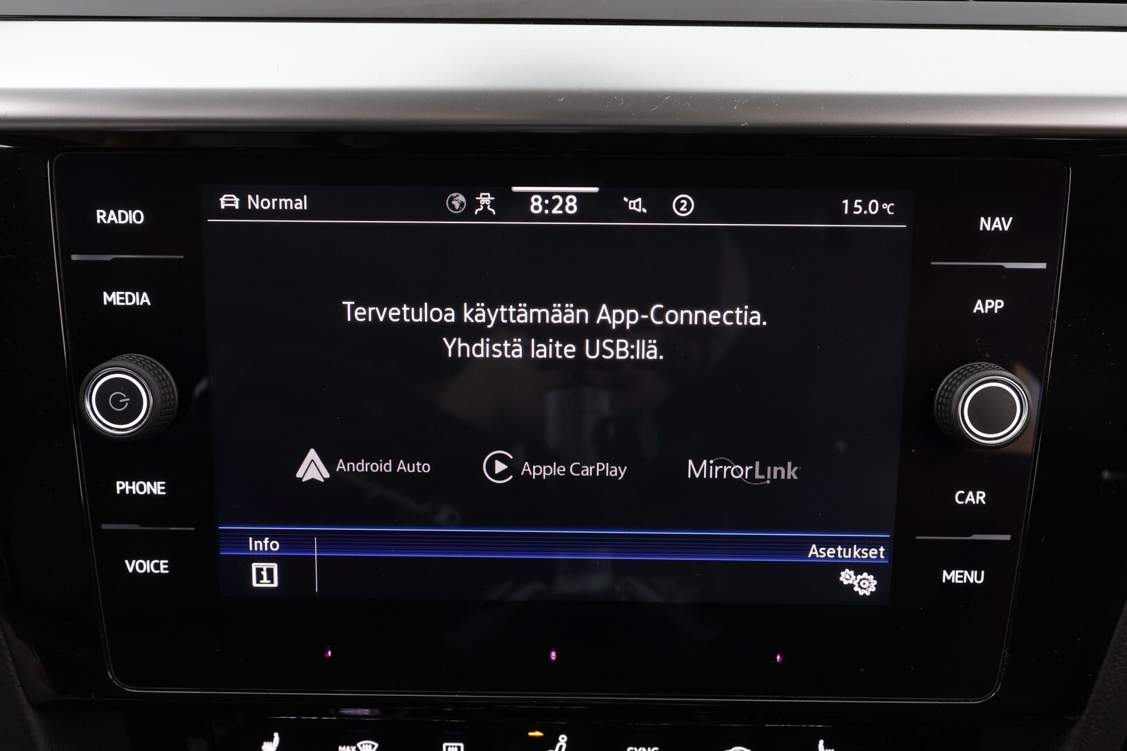 VOLKSWAGEN ARTEON 2022 Shooting Brake R-Line eHybrid 160 kW DSG *ACC / P.kamera / LED / Navi / Koukku / KeylessGo* - Webasto / Akku kuntotarkastettu / Kahdet renkaat aluvanteilla - HULLUT AVAJAISHULINAT KORKOTARJOUS 3,29 %