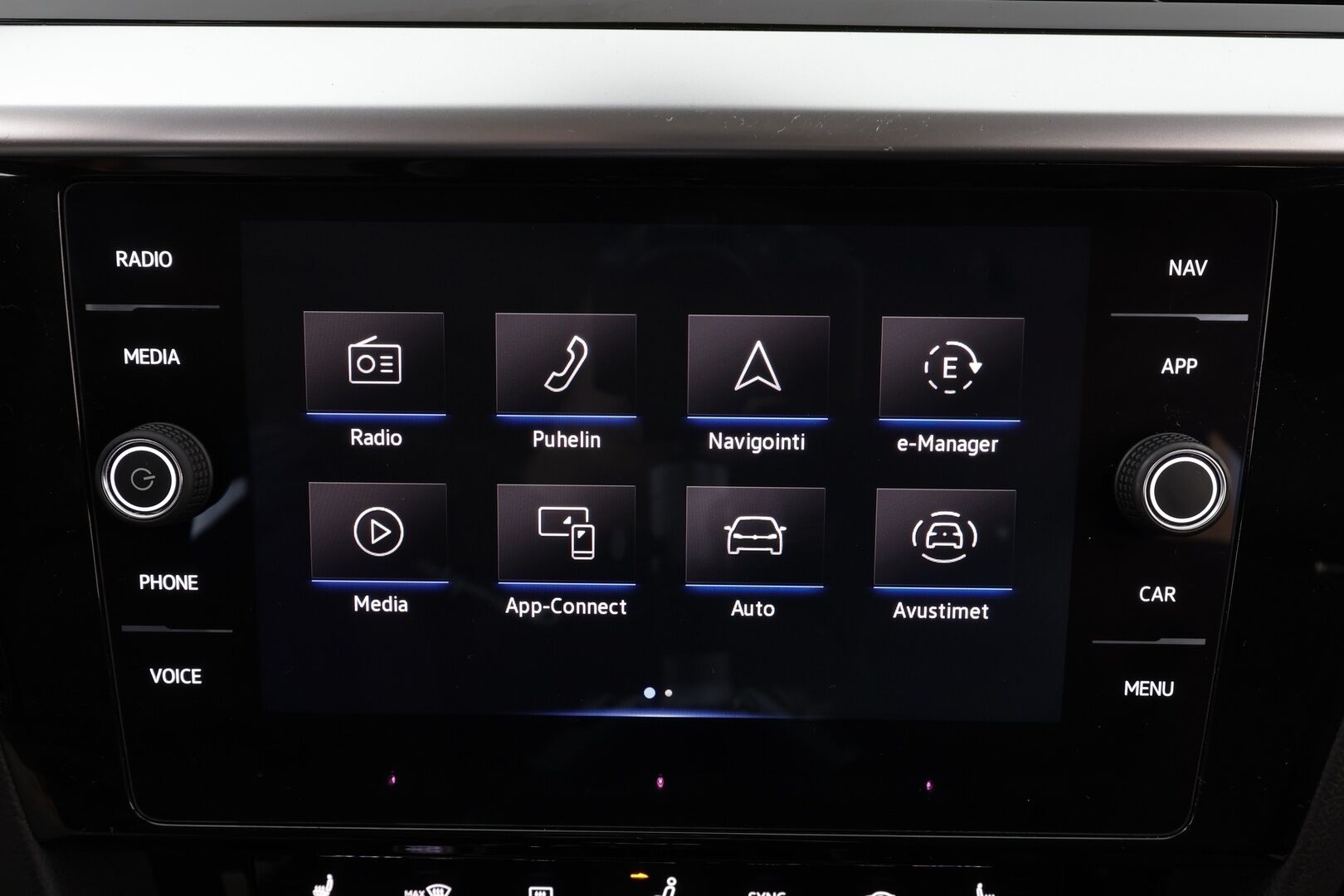 VOLKSWAGEN ARTEON 2022 Shooting Brake R-Line eHybrid 160 kW DSG * ACC / P.kamera / LED / Navi / Koukku / Webasto / KeylessGo * - Kahdet renkaat aluvanteilla - HULLUT BLACKWEEK JATKOT - KORKOTARJOUS 2,49%