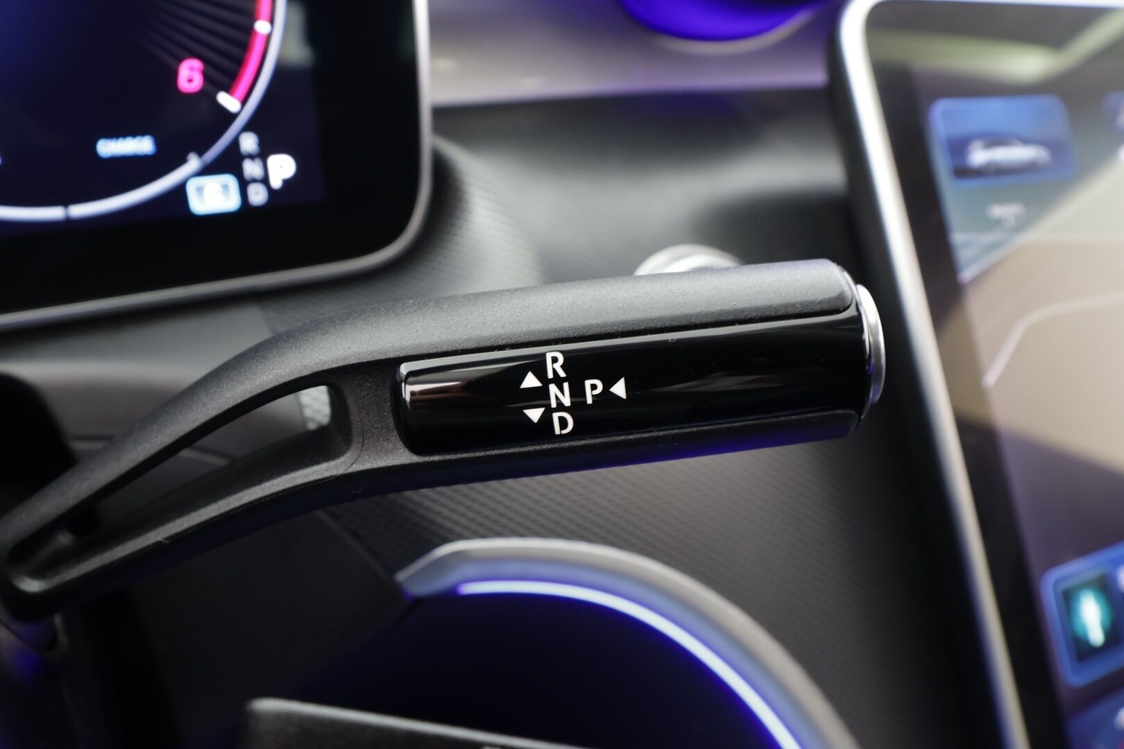 MERCEDES-BENZ C 2022 300d T Avantgarde * Panorama / Webasto / Distronic / LED-High Performance / P.kamera / Koukku / Navi / Kaistavahti * - Kahdet renkaat - HULLUT BLACKWEEK JATKOT - KORKOTARJOUS 2,49%