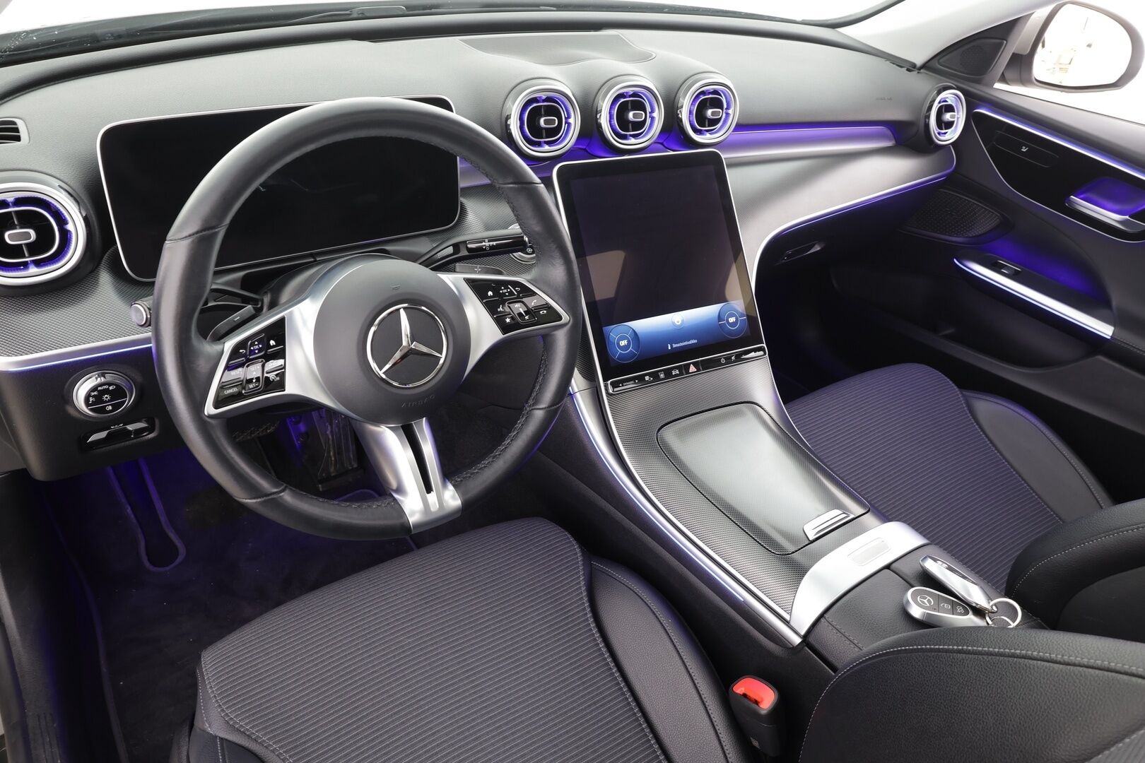 MERCEDES-BENZ C 2022 300d T Avantgarde * Panorama / Webasto / Distronic / LED-High Performance / P.kamera / Koukku / Navi / Kaistavahti * - Kahdet renkaat - HULLUT BLACKWEEK JATKOT - KORKOTARJOUS 2,49%