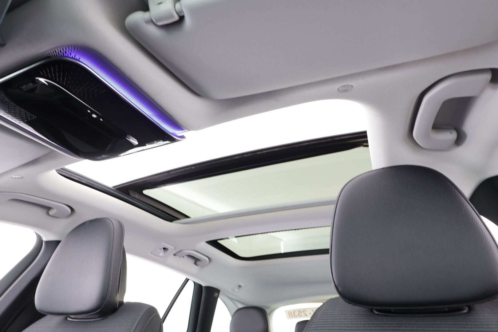 MERCEDES-BENZ C 2022 300d T Avantgarde * Panorama / Webasto / Distronic / LED-High Performance / P.kamera / Koukku / Navi / Kaistavahti * - Kahdet renkaat - HULLUT AVAJAISHULINAT KORKOTARJOUS 3,29 %