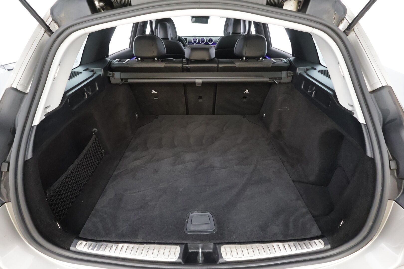 MERCEDES-BENZ C 2022 300d T Avantgarde * Panorama / Webasto / Distronic / LED-High Performance / P.kamera / Koukku / Navi / Kaistavahti * - Kahdet renkaat