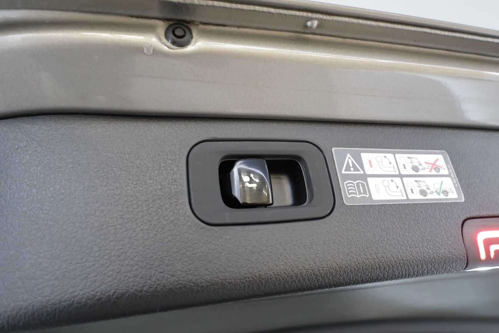 MERCEDES-BENZ C 2022 300d T Avantgarde * Panorama / Webasto / Distronic / LED-High Performance / P.kamera / Koukku / Navi / Kaistavahti * - Kahdet renkaat - HULLUT AVAJAISHULINAT KORKOTARJOUS 3,29 %