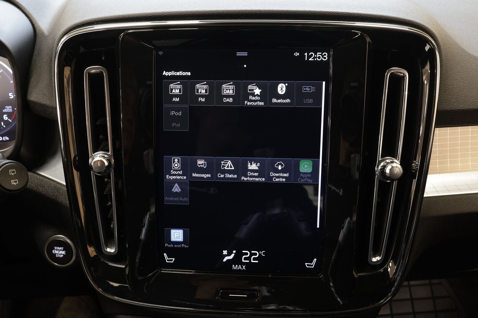 Volvo XC40 2020 D3 AWD Momentum aut * Webasto / ACC / H&K / LED / Sportpenkki Muistilla / P.tutkat / Navi / Kaistavahti / Keyless * - *Taloudellinen / Käytännöllinen / Katumaasturi*