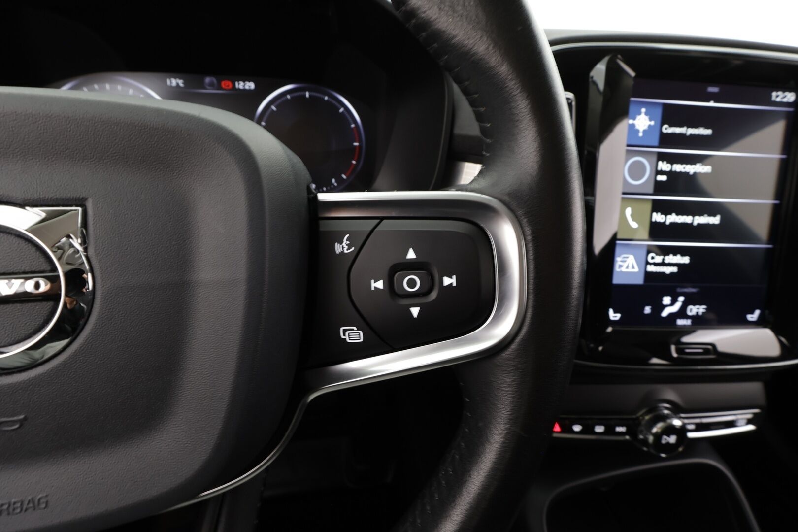 Volvo XC40 2020 D3 Momentum aut - *Webasto | ACC | H&K | LED | Sportpenkki Muistilla | P.tutkat |Navi | Kaistavahti | Keyless | Juuri huollettu | Taloudellinen | Käytännöllinen | Katumaasturi*