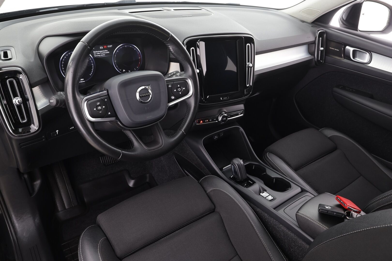 Volvo XC40 2020 D3 Momentum aut - *Webasto | ACC | H&K | LED | Sportpenkki Muistilla | P.tutkat |Navi | Kaistavahti | Keyless | Juuri huollettu | Taloudellinen | Käytännöllinen | Katumaasturi*