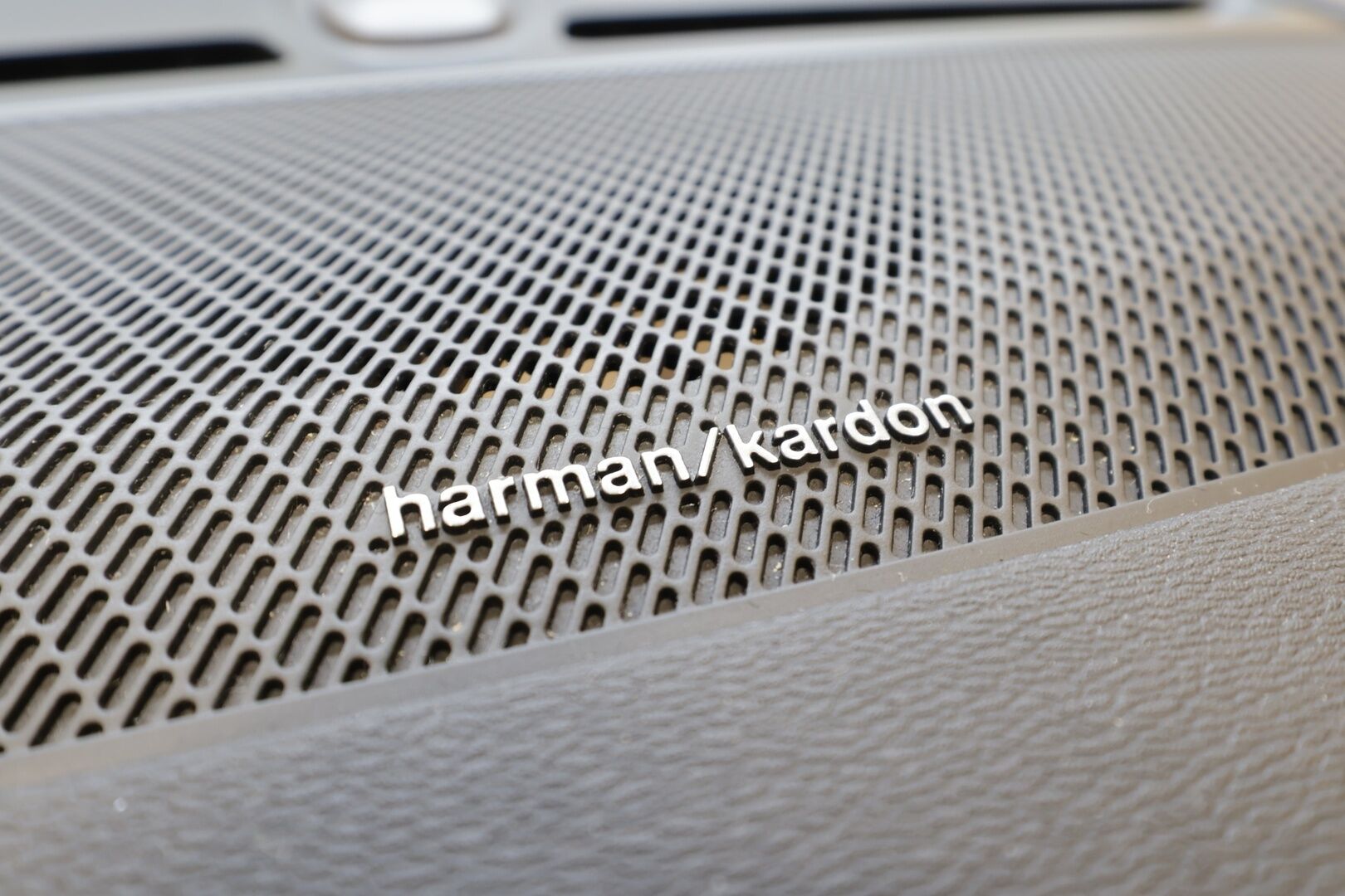 Volvo XC40 2020 D3 AWD Momentum aut * Webasto / ACC / H&K / LED / Sportpenkki Muistilla / P.tutkat / Navi / Kaistavahti / Keyless * - *Taloudellinen / Käytännöllinen / Katumaasturi*