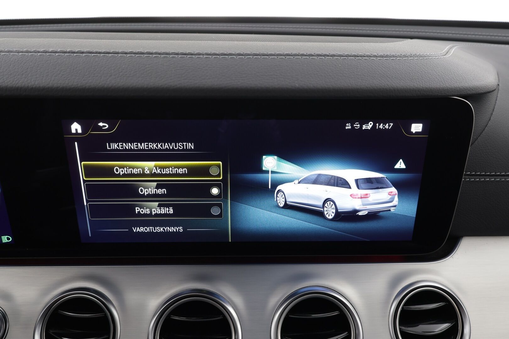 MERCEDES-BENZ E 2023 300 de Edition 4MATIC T A *  Distronic + /  Burmester / HUD / Widescreen /  Muistinahat / Kaistavahti / Navi * - P-Kamera / Kahdet renkaat - HULLUT BLACKWEEK JATKOT - KORKOTARJOUS 2,49%