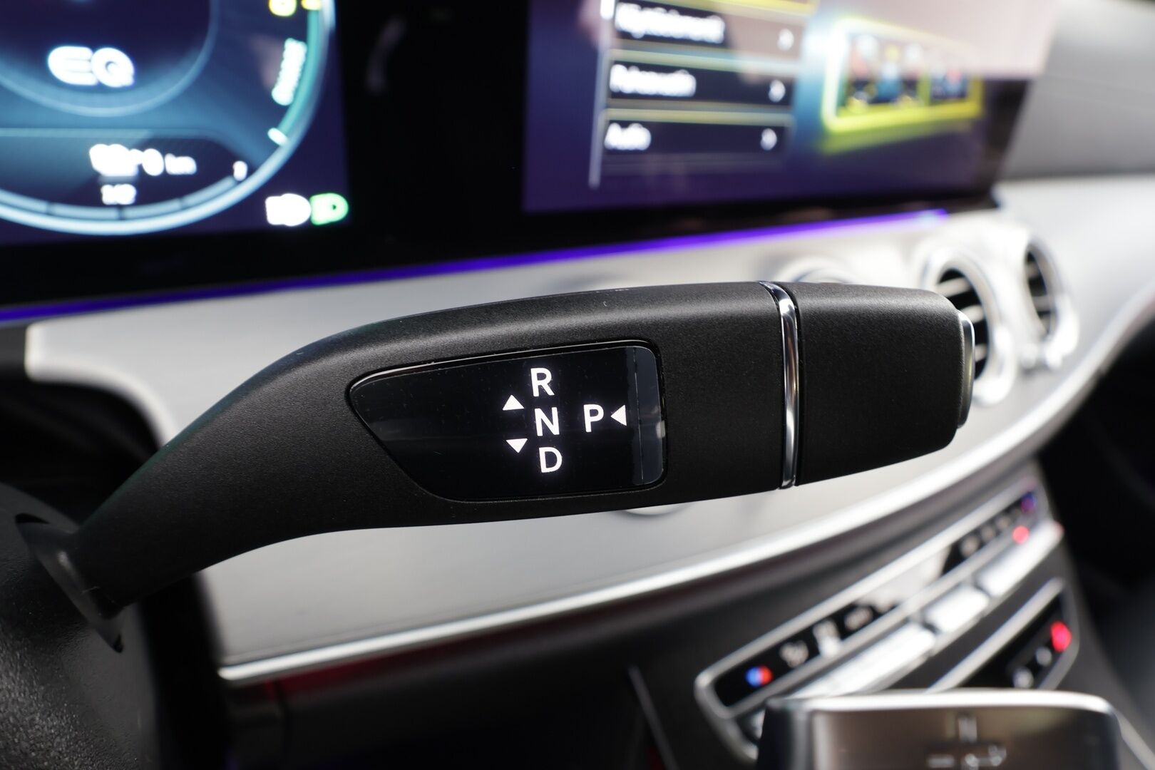 MERCEDES-BENZ E 2023 300 de Edition 4MATIC T A *  Distronic + /  Burmester / HUD / Widescreen /  Muistinahat / Kaistavahti / Navi * - P-Kamera / Kahdet renkaat - HULLUT BLACKWEEK JATKOT - KORKOTARJOUS 2,49%