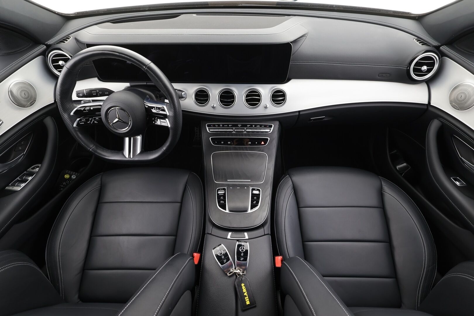 MERCEDES-BENZ E 2023 300 de Edition 4MATIC T A *  Distronic + /  Burmester / HUD / Widescreen /  Muistinahat / Kaistavahti / Navi * - P-Kamera / Kahdet renkaat - HULLUT BLACKWEEK JATKOT - KORKOTARJOUS 2,49%