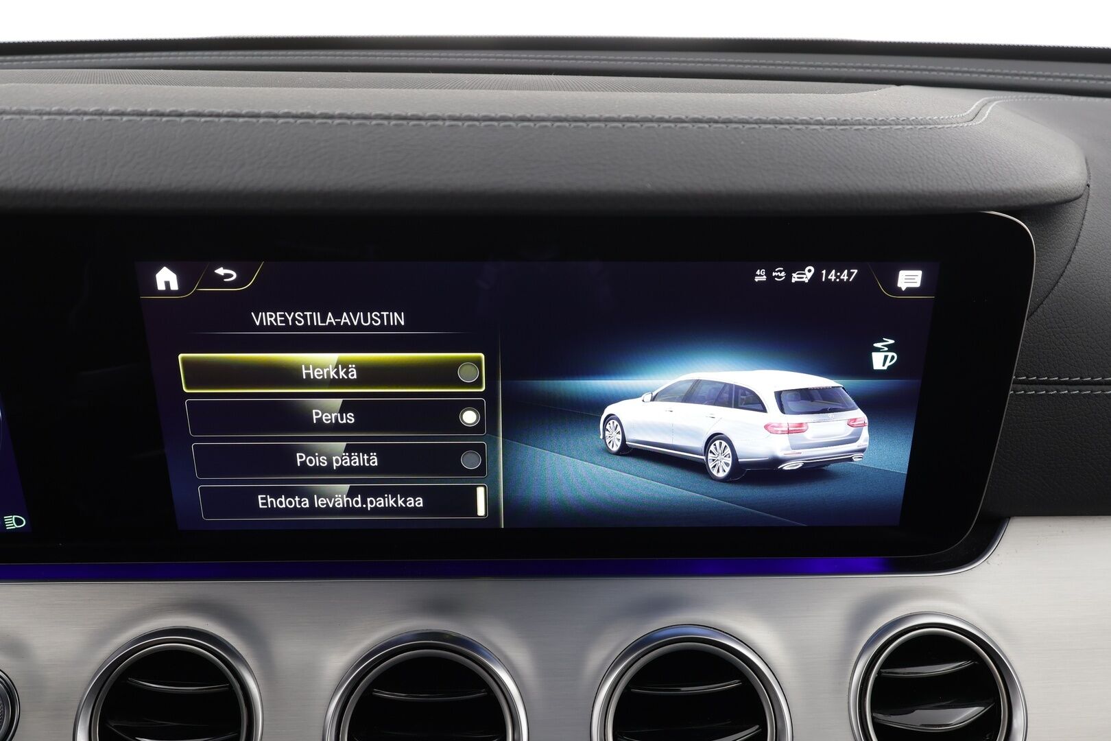 MERCEDES-BENZ E 2023 300 de Edition 4MATIC T A *  Distronic + /  Burmester / HUD / Widescreen /  Muistinahat / Kaistavahti / Navi * - P-Kamera / Kahdet renkaat - HULLUT BLACKWEEK JATKOT - KORKOTARJOUS 2,49%